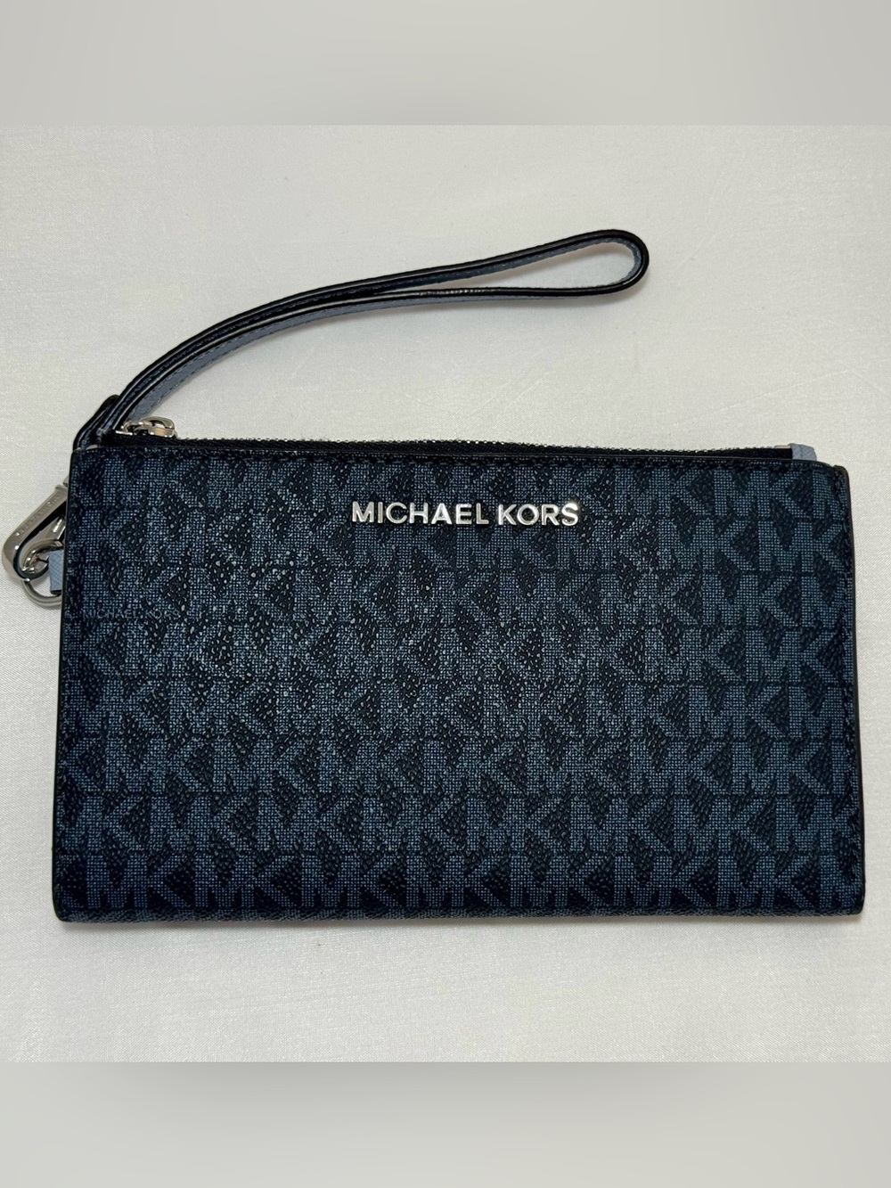 Michael Kors Jet Set Double Zip Tech Phone Wallet Chambray Blue and Light Blue